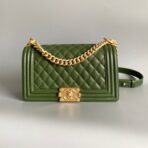 CC MEDIUM 25 BOY BAG IN OLIVE GREEN LAMBSKIN GOLD HARDWARE