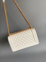 CC MEDIUM 25 BOY BAG IN WHITE LAMBSKIN GOLD HARDWARE - Image 4