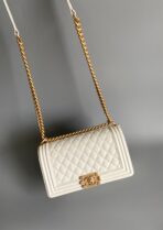 CC MEDIUM 25 BOY BAG IN WHITE LAMBSKIN GOLD HARDWARE - Image 3