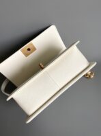 CC MEDIUM 25 BOY BAG IN WHITE LAMBSKIN GOLD HARDWARE - Image 8