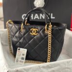 CC MEDIUM 27 TOTE BAG IN BLACK CALFSKIN - Image 2