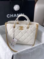 CC MEDIUM 27 TOTE BAG IN WHITE CALFSKIN - Image 3