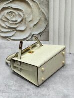 KELLY BAG 20 IN WHITE CREAM OSTRICH  WITH GOLD HARDWARE - Image 3