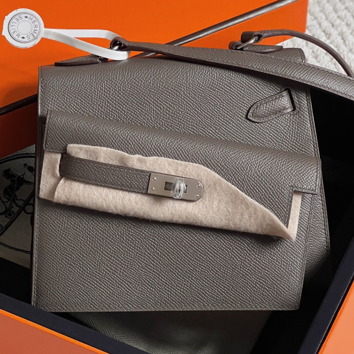 20230915_i1694756987_6820_1_jpg_1800x1800_ee17e079-fc9b-480b-b210-f66f4396f58e-2.jpg KELLY DESORDRE 20 IN WENGE BROWN WITH SILVER HARDWARE - Image 1