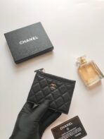 CC ZIPPED CARD HOLDER 11.5 BLACK GRAINED CALFSKIN GOLD ICON - Image 5