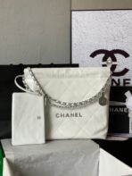 CC MEDIUM 37 HANDBAG IN WHITE SHINY CALFSKIN SILVER HARDWARE - Image 3