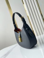 LOW KEY SHOULDER BAG 26 IN BLACK GRAINED CALFSKIN GOLD BUCKLE - Image 8