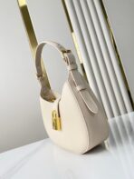 LOW KEY SHOULDER BAG 26 IN QUARTZ GRAINED CALFSKIN GOLD BUCKLE - Image 7