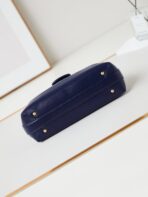 MEDIUM TOP HANDLE BAG 23 IN NAVY BLUE OIL-WAX LAMBSKIN GOLD HARDWARE - Image 7