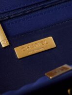 MEDIUM TOP HANDLE BAG 23 IN NAVY BLUE OIL-WAX LAMBSKIN GOLD HARDWARE - Image 4
