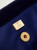 MEDIUM TOP HANDLE BAG 23 IN NAVY BLUE OIL-WAX LAMBSKIN GOLD HARDWARE - Image 10
