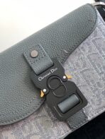 DIO Oblique Messenger Bag - Image 6