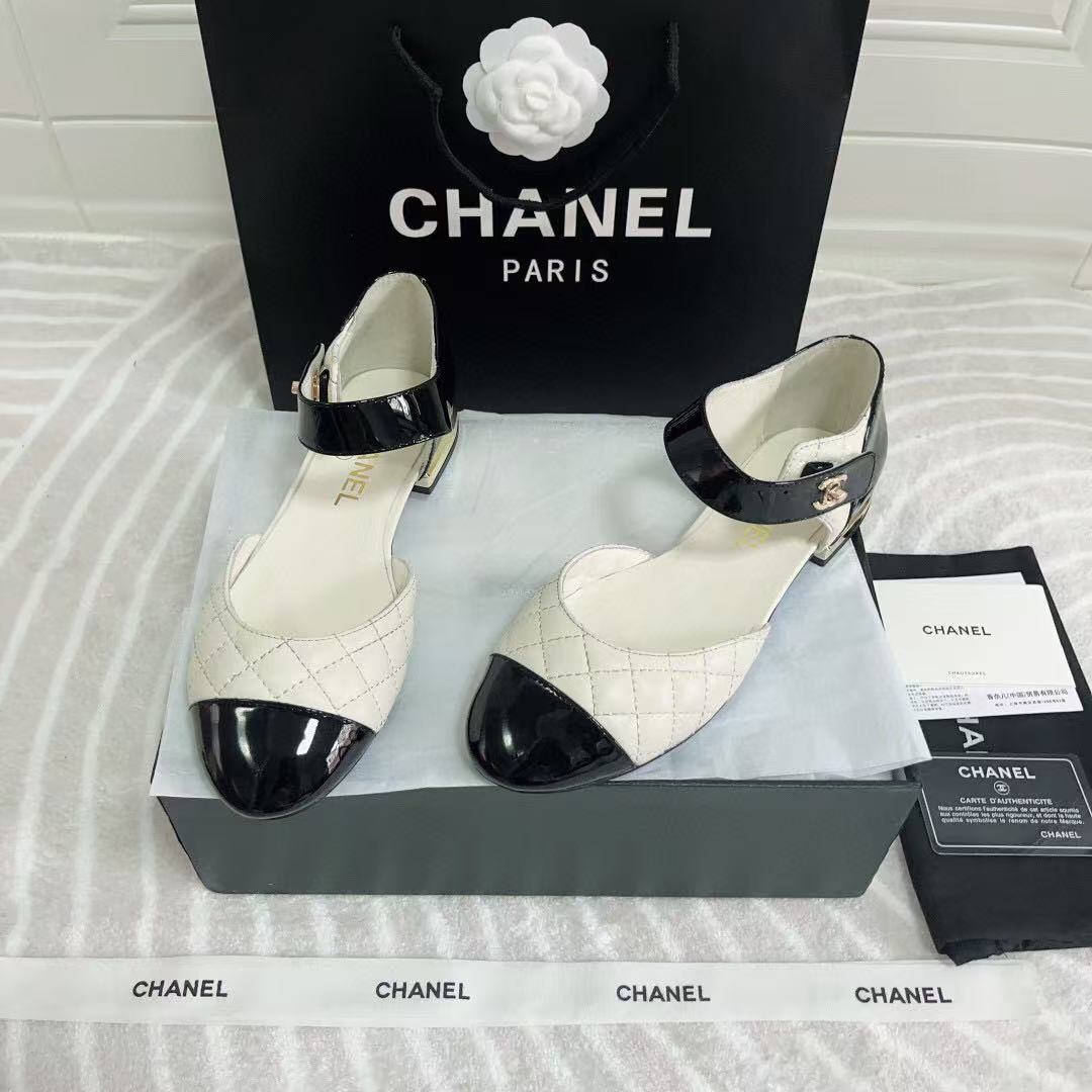 CCWHITESHOES_1800x1800_4220e3f8-1af3-4618-8b97-e1d5522ae792.jpg CC FLAT SANDAL IN WHITE MIX BLACK CALFSKIN - Image 1