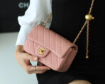 FLAP BAG 20CM BABY PINK LAMBSKIN GOLD HARDWARE - Image 5