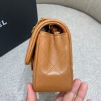 FLAP BAG 20CM CARAMEL LAMBSKIN GOLD HARDWARE - Image 4
