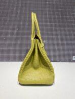 HM BIRKIN 30CM LIME OSTRICH  GOLD HARDWARE - Image 4