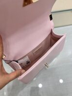 BOY BAG MEDIUM 25 LIGHT PINK CAVIAR GOLD HARDWARE - Image 6