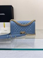 BOY BAG MEDIUM 25 CLOUD BLUE CAVIAR GOLD HARDWARE - Image 4