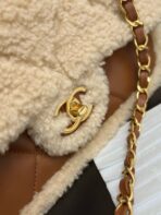 CC 24K TEDDY WOOL BAG LAMBSKIN IN BROWN - Image 5
