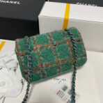 CF MEDIUM 20 CLASSIC BAG IN GREEN FOREST WOOL TWEED SILVER HARDWARE - Image 4