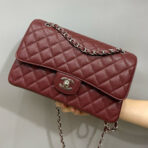 FLAP BAG 25 IN WINE CAVIAR LAMBSKIN SILVER HARDWARE - Image 2