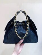 CC 25 HANDBAG IN BLACK 30 GRAINED CALFSKIN GOLD HARDWARE - Image 10