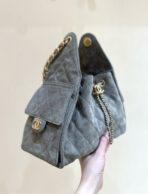 CC 25 HANDBAG IN GREY 30 SUEDE GOLD HARDWARE - Image 10