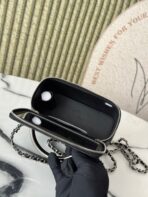 25P VANITY 17 CAVIAR WITH HANDLE METAL IN BLACK  SILVER HARDWARE - Image 9