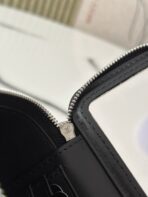 25P VANITY 17 CAVIAR WITH HANDLE METAL IN BLACK  SILVER HARDWARE - Image 10