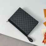 POCHETTE VOYAGE N41696 MM 26 MONOGRAM BLACK CALFSKIN - Image 3