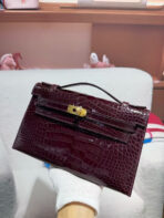 KELLY MINI 22 BORDEAUX RED CROCO-EMBOSSED GOLD BUCKLE - Image 2