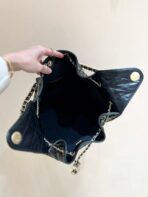 CC 25 HANDBAG IN BLACK 40 GRAINED  GOLD HARDWARE - Image 7