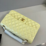 25C FLAP BAG 25 IN YELLOW QUILTED LAMBSKIN GOLD HARDWARE - Image 8