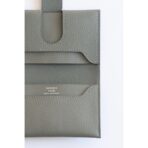 HERM R.M.S Card Holder in Gris Meyer Evergrain - Image 3