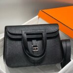 HERM Halzan 25 Bag in Black