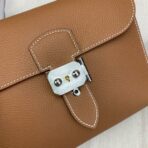 HERM Sac a Depeches 21 Bag in Gold - Image 7