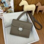 HERM Sac a Depeches 21 Bag in Taupe - Image 3