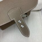 HERM Sac a Depeches 21 Bag in Taupe - Image 8
