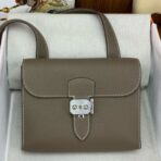 HERM Sac a Depeches 21 Bag in Taupe