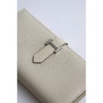 HERM Bearn Long  Wallet in Craie - Image 2