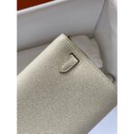 HERM Kelly Classique To Go Wallet in Craie - Image 4