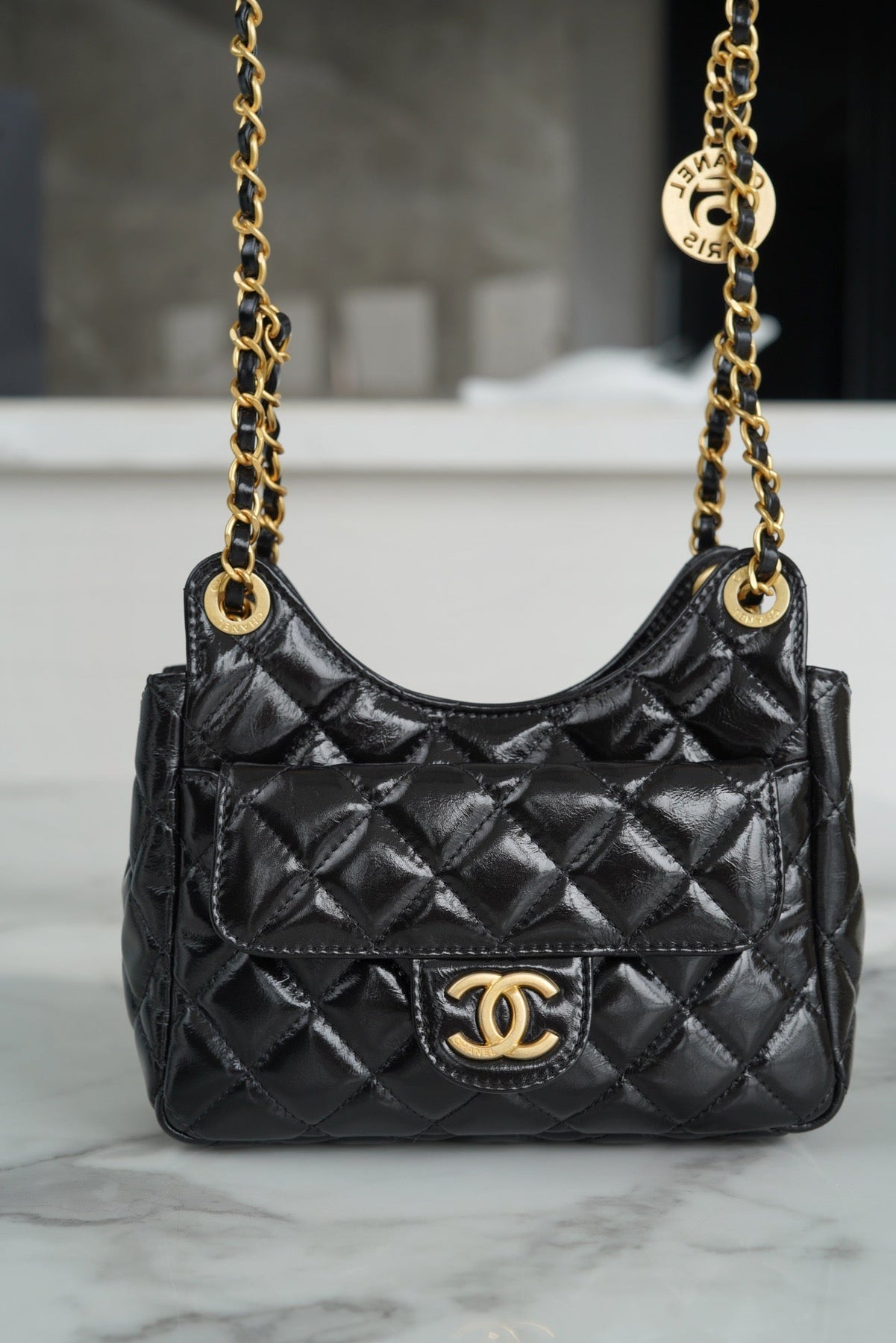 image_1800x1800_d056a754-f4a2-45e8-9852-deb68001a101.jpg CHA 23C Hobo bag (small) - Image 1