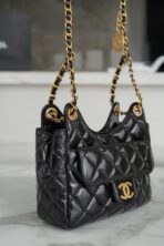 CHA 23C Hobo bag (small) - Image 5
