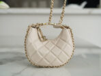 CHA 23p Hobo Bag (small) - Image 9