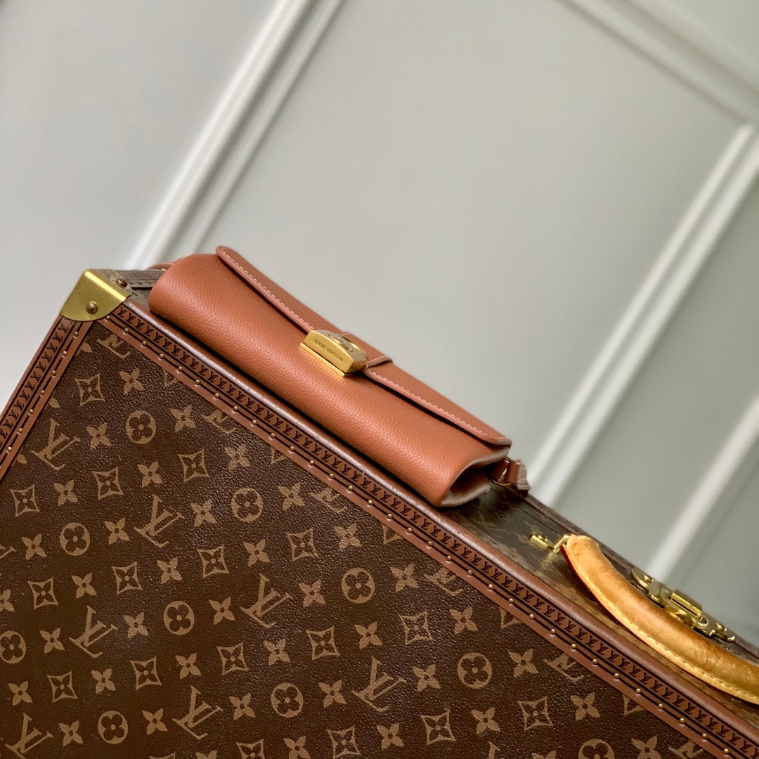 LOW KEY BAG 22 IN COGNAC BROWN CALFSKIN - Image 8