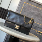 CLASSIC FLAP BAG 22 IN BLACK CALFSKIN GOLD HARDWARE - Image 2