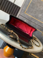 CLASSIC FLAP BAG 22 IN BLACK CALFSKIN GOLD HARDWARE - Image 9