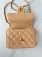 CC SMALL 20 FLAP BAG IN BUFF CREAM CALFSKIN - Image 4