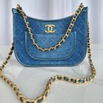 CC 25 HOBO HANDBAG IN LIGHT BLUE DENIM DIP - Image 2