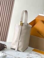 LOW KEY HOBO MM 35 IN IVORY BEIGE SMOOTH CALFSKIN - Image 9